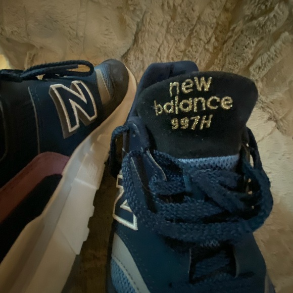 New Balance Sz 9.5 997H blue, navy and pink Sneakers - Picture 3 of 11